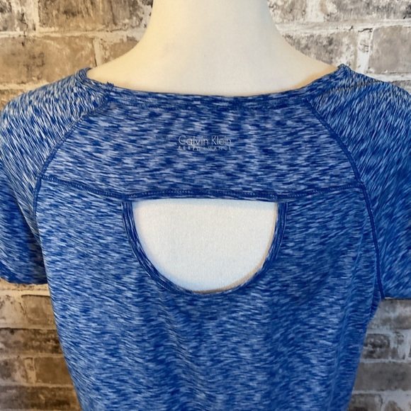 Calvin Klein Performance tee. Size L. Quick dry. Blue. Peekaboo back. - Picture 10 of 13
